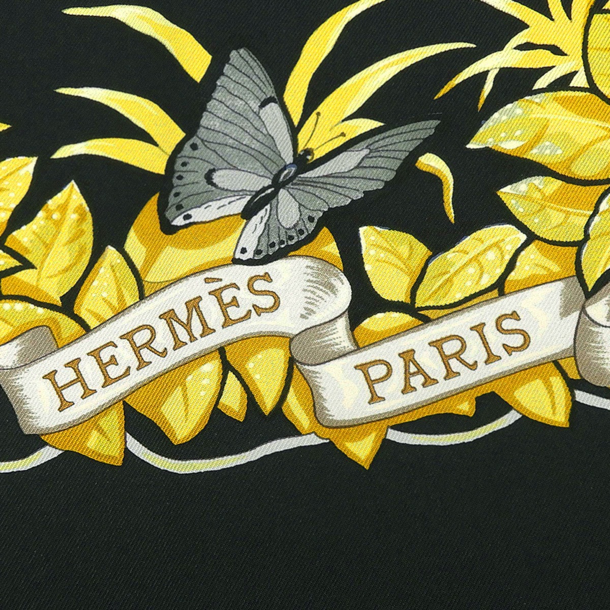 美品　HERMES　エルメス　花と蝶のスカーフ エルメス HERMES カレ スカーフ JUNGLE LOVE ジャングルラブ シルク