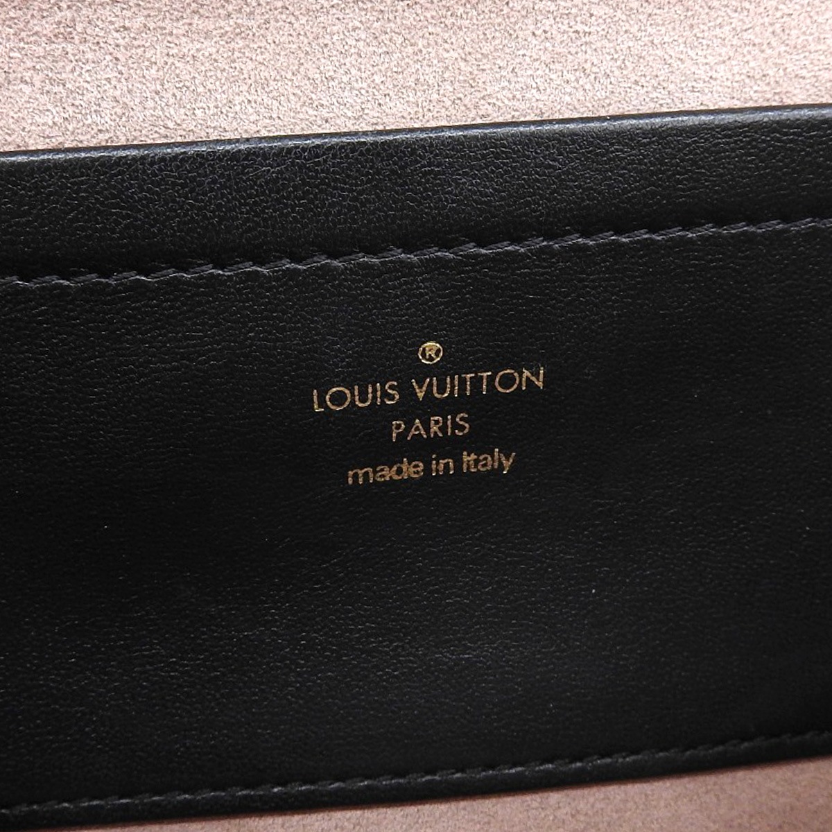 ルイヴィトン LOUIS VUITTON モノグラムエンボス ポシェットクッサン