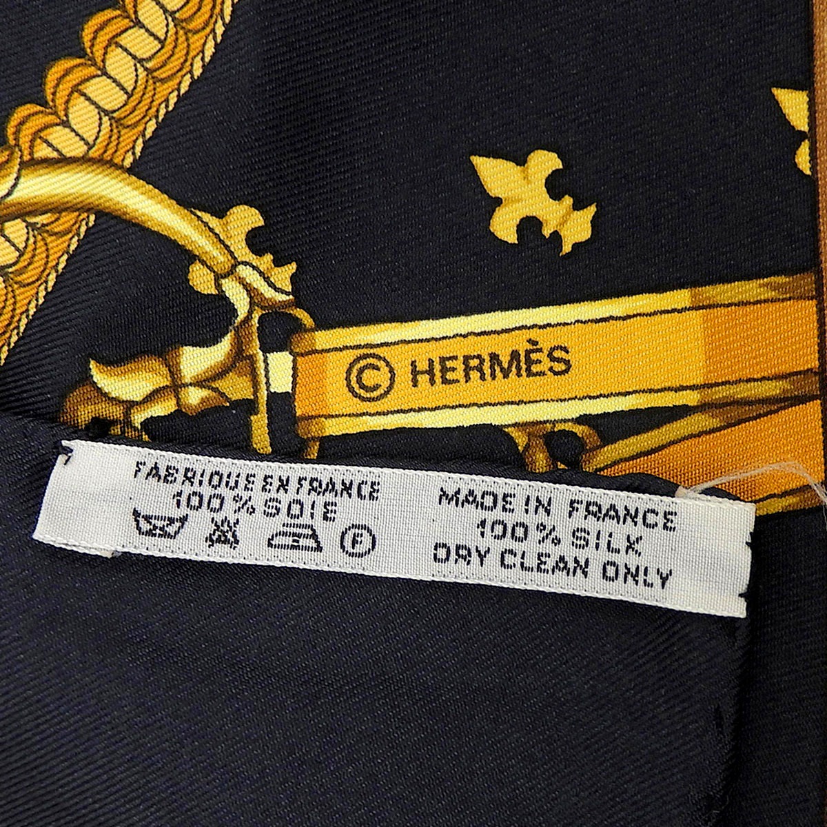 エルメス HERMES カレ スカーフ SELLES A HOUSSE カバーへの腰掛