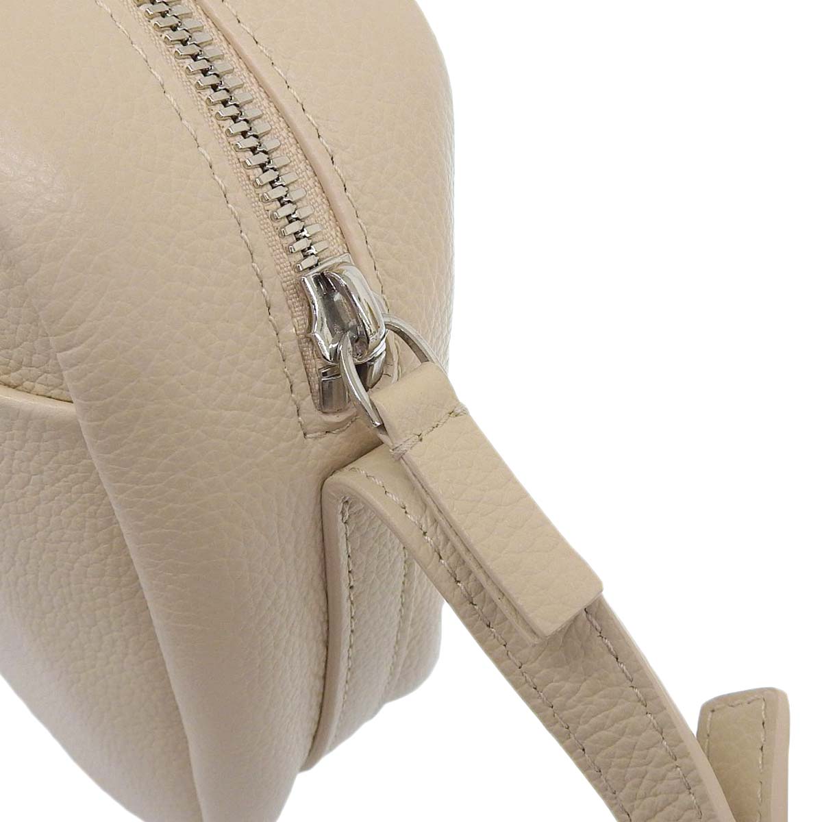 バレンシアガ BALENCIAGA カメラバッグ ミディアムM エブリディ ショルダーバッグ  レザー ベージュ系 シルバー金具 レディース 679267 4281