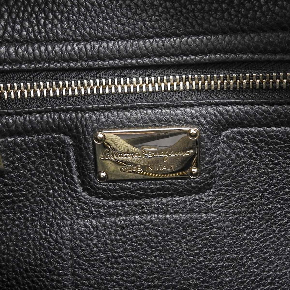 フェラガモ FERRAGAMO エイミー トートバッグ 2WAY ハンドバッグ ショルダーバッグ ななめ掛け ガンチーニ レザー ブラック レディース 4675