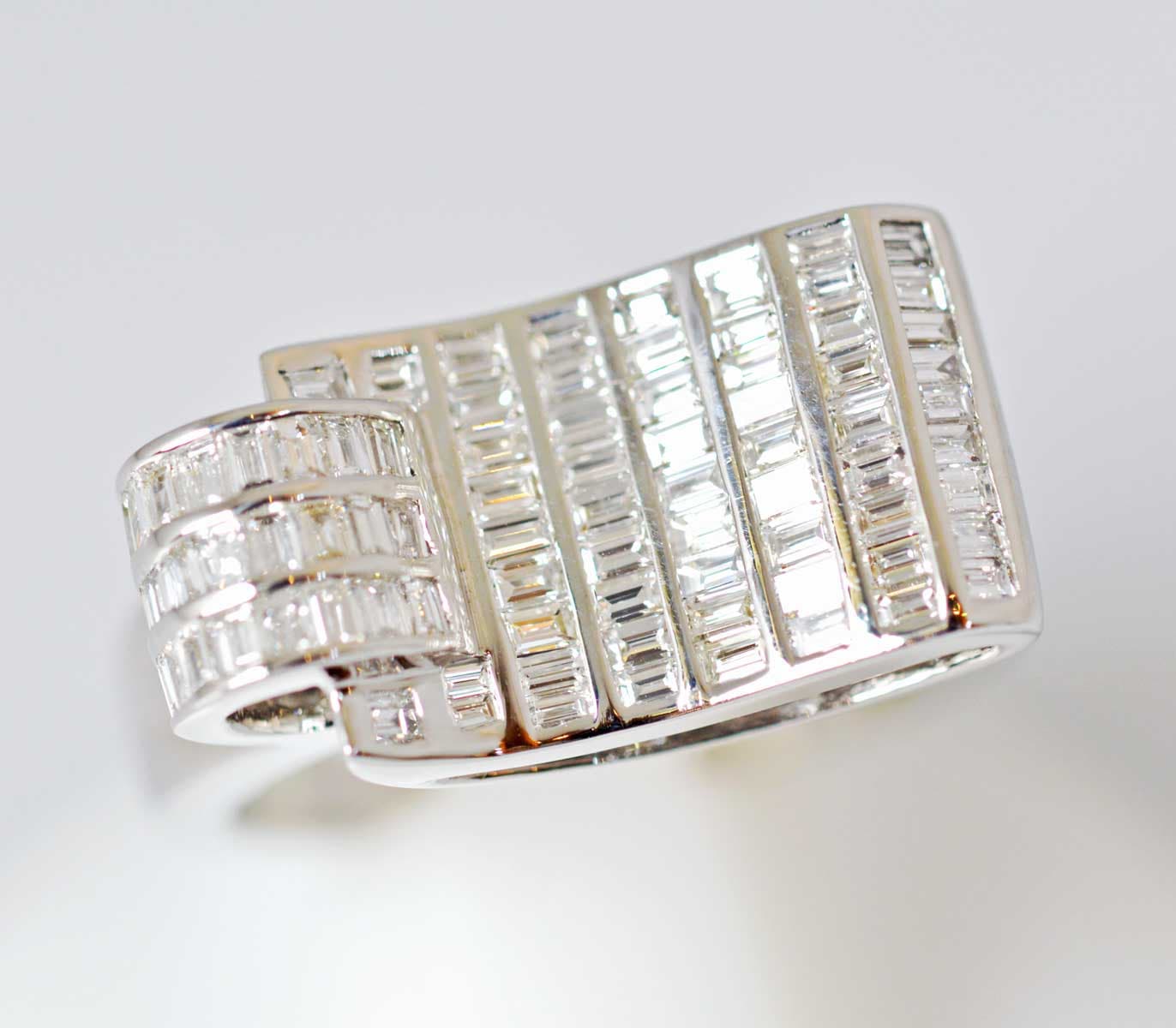 ジュエリー ノンブランド Ｋ18ＷＧ ホワイトゴールド ダイヤ1.27ct テーパーカット 13号 レディース ノンブランドジュエリー 6697