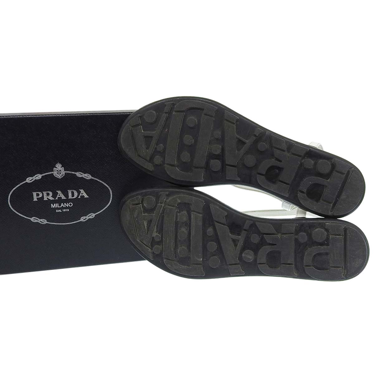 プラダ PRADA トライアングルロゴ フラット サンダル レザー×エナメル