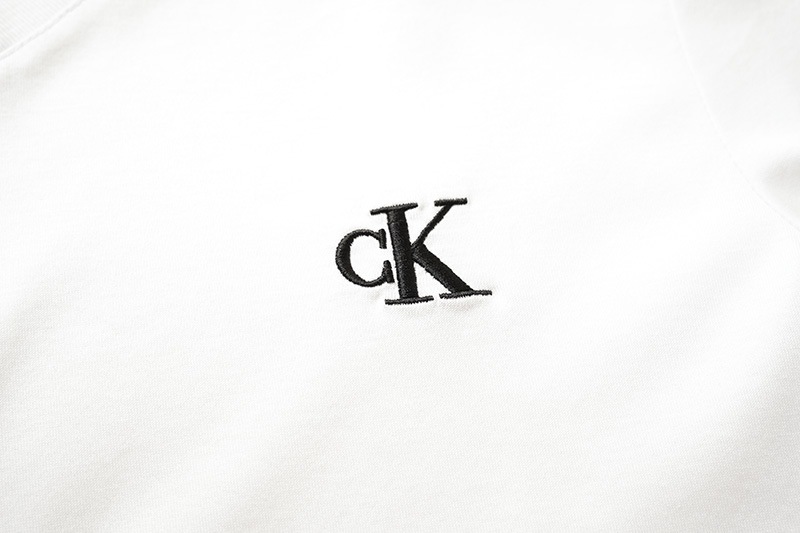 CALVIN KLEIN JEANS ����Х󥯥饤�󥸡��� Ⱦµ T����� ONE POINT LOGO V NECK S/S T-SHIRT J30J315063