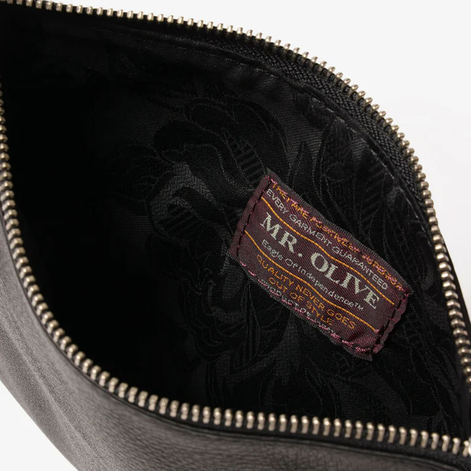 MR.OLIVE �ߥ��������꡼�� �����å��� "IMPERMA-LEATHER / ZIPPER SMALL SACOCHE TRAIL" ME680N