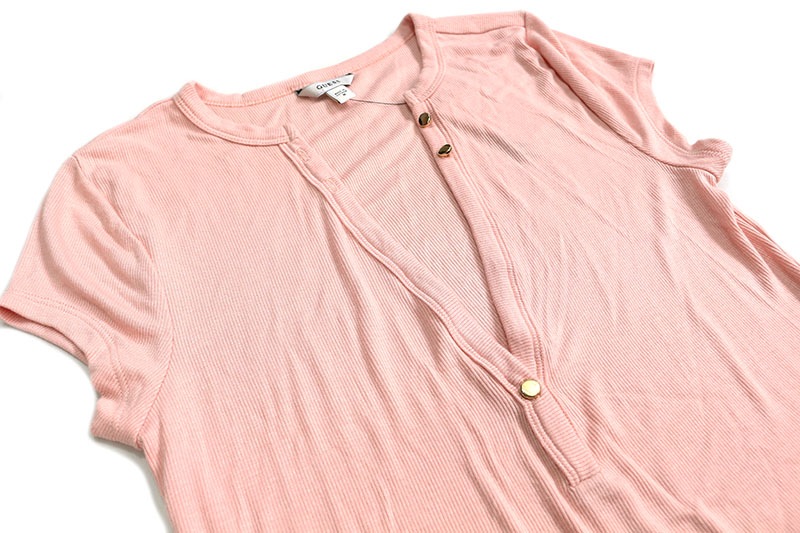 �ں߸˰��ݥ�����50��OFF��GUESS ���� ������� Ⱦµ T����� "S/S JENNY KEYHOLE HENLEY TOP" W63P1AK49P1