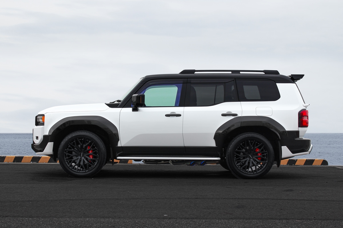 【特別先行販売】ROJAM ランドクルーザー 250系 フロントコーナースポイラー・フロントセンタースポイラー・リアコーナースポイラー・リアセンタースポイラー・リアゲートスポイラー・リアウィング・オーバーフェンダー エアロパーツ 7点セット