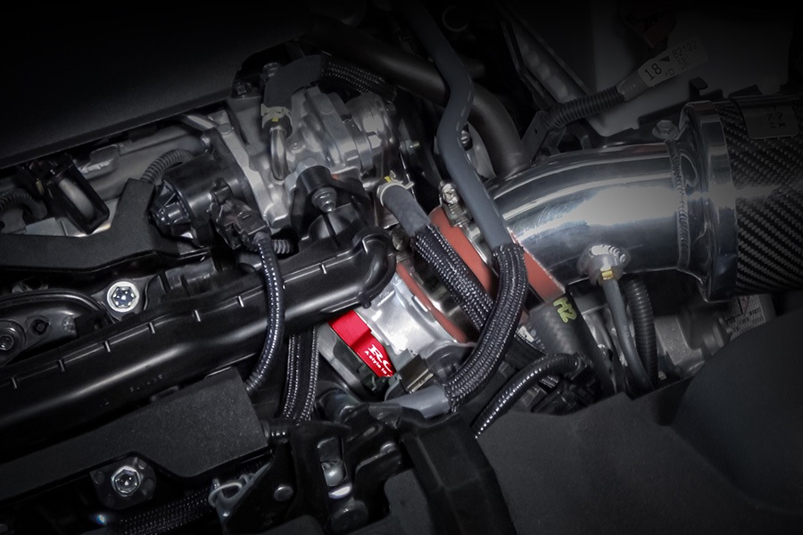 ROJAM スロットルスペーサー アルマイトレッド ハリアー 80系 2.0L 2WD/4WD ガソリン車用