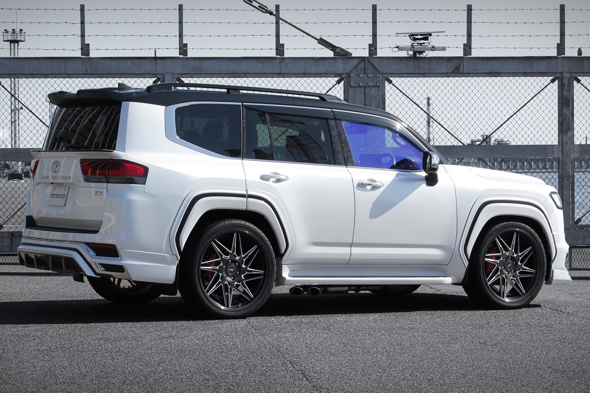 即納商品！】ランドクルーザー 300 3.5L 4WD ガソリン車 ZX DTMサイド