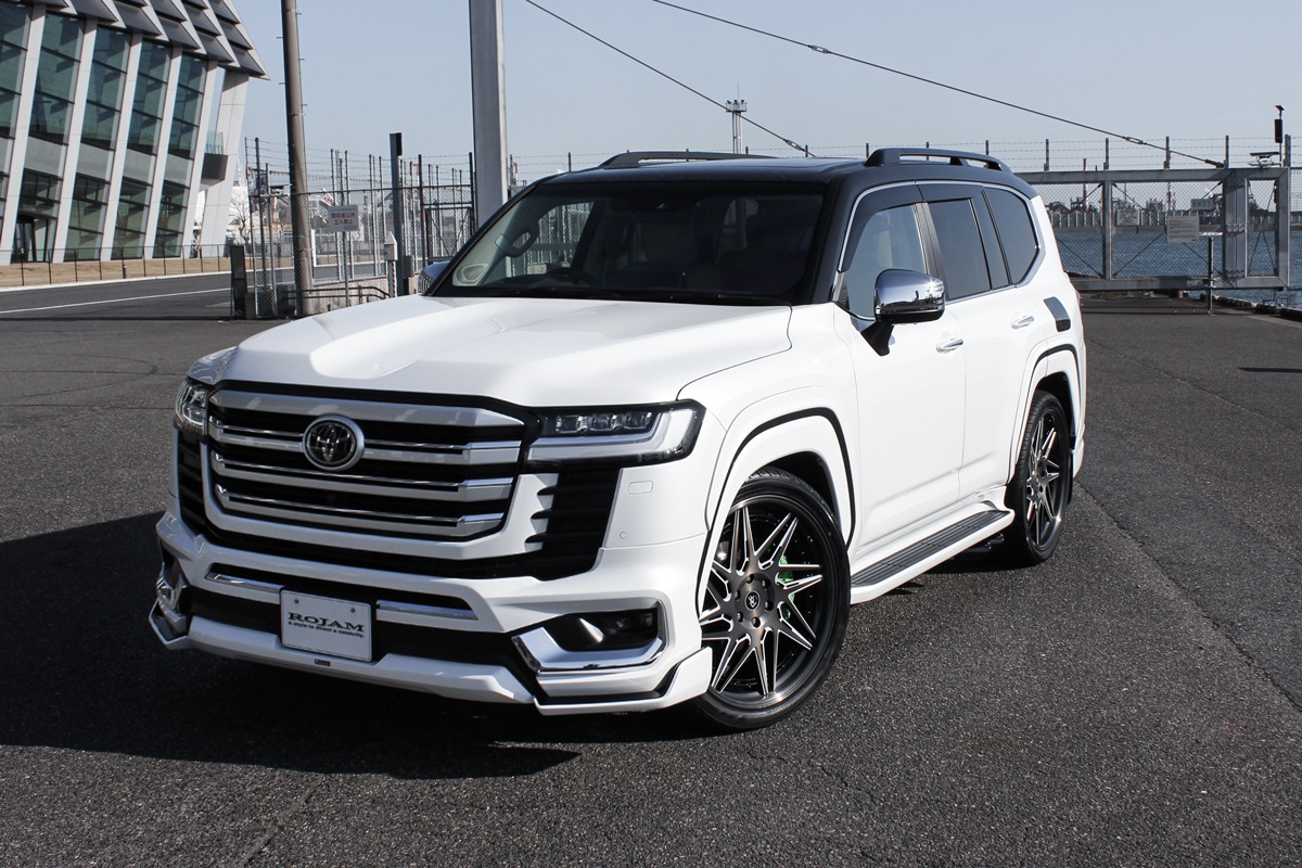 【即納商品！】ランドクルーザー 300 3.5L 4WD ガソリン車 ZX DTMサイドエキゾーストシステム 4本出しマフラー チタンブルータイプ