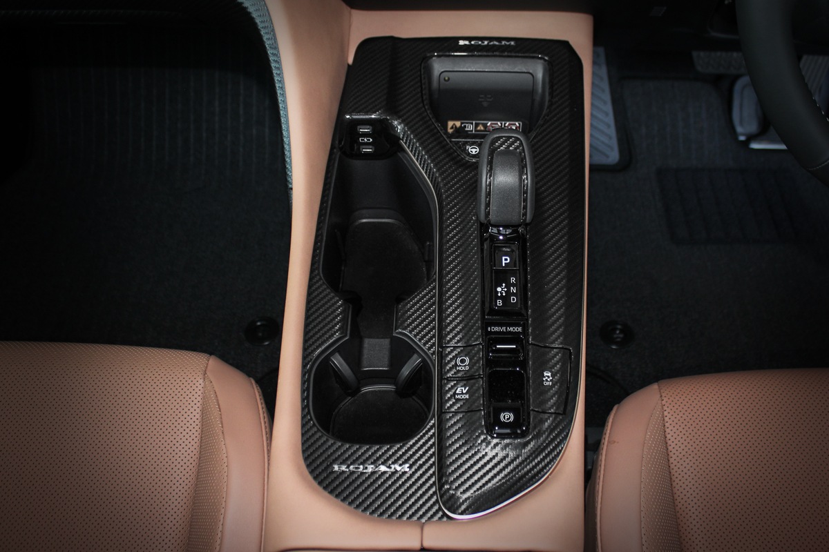 ROJAM カーボンデカール ドリンクホルダーパネルシート クラウンスポーツ用