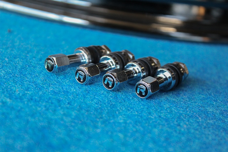 『アウトレットホイール・在庫限り』FASTER（ファスター） 20インチ×8.5J　5/114.3 インセット＋35 グリッターカット ホイール1台分セット