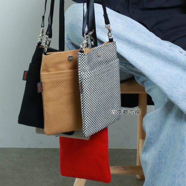 sasicco正規品 ショルダーバッグ スマホショルダー ブラック/レッド