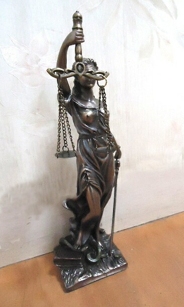 ブロンズ像テーミス