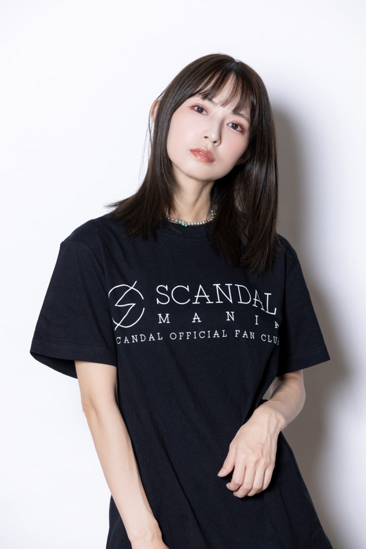 MANIA T BLACK