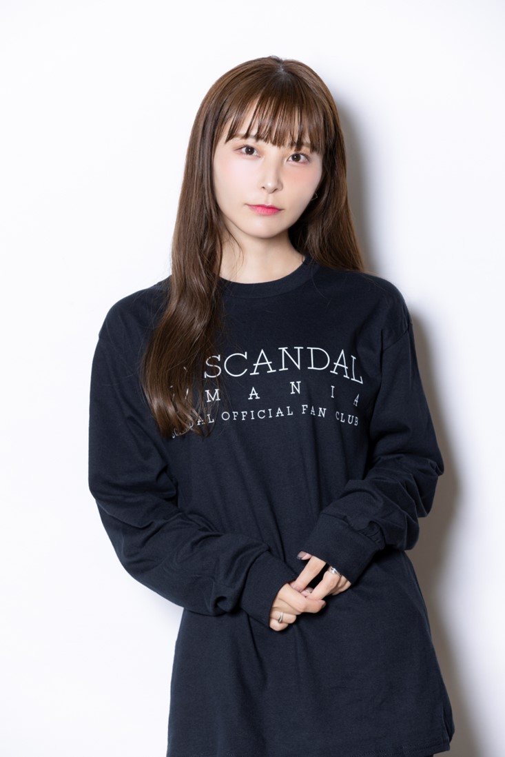 MANIA T BLACK