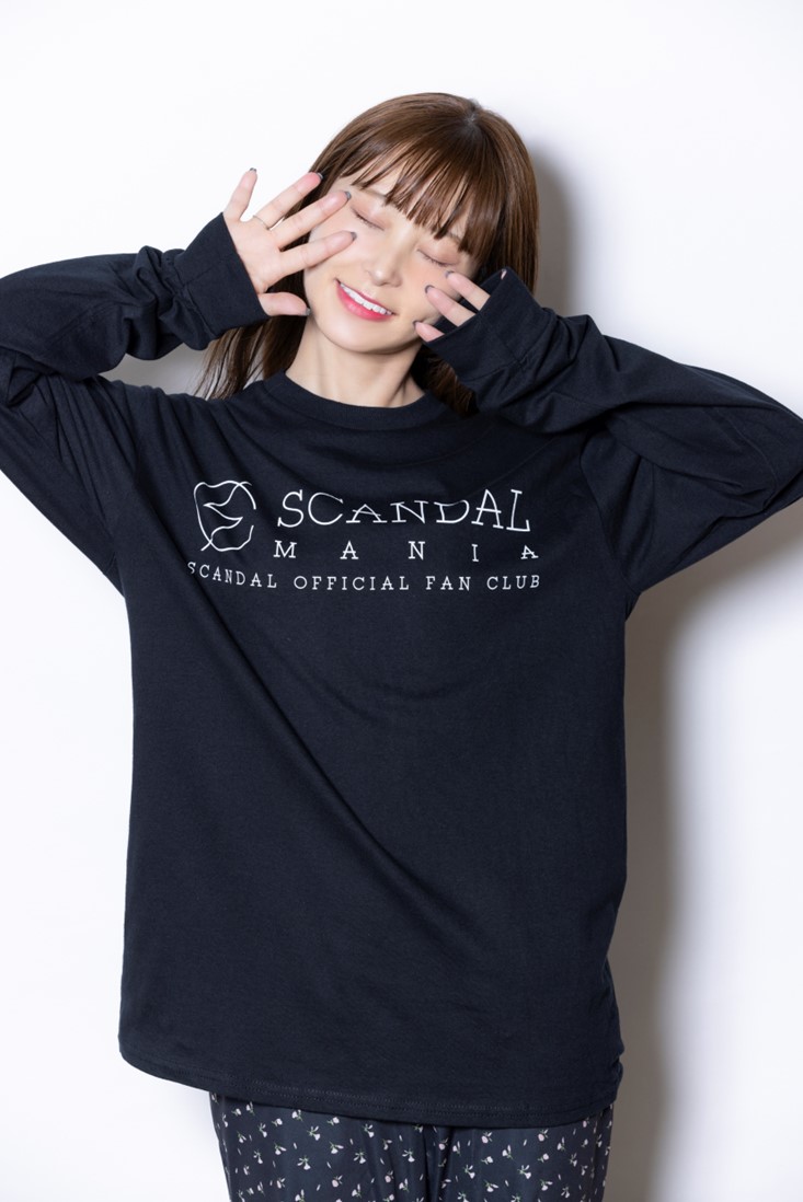 MANIA T BLACK