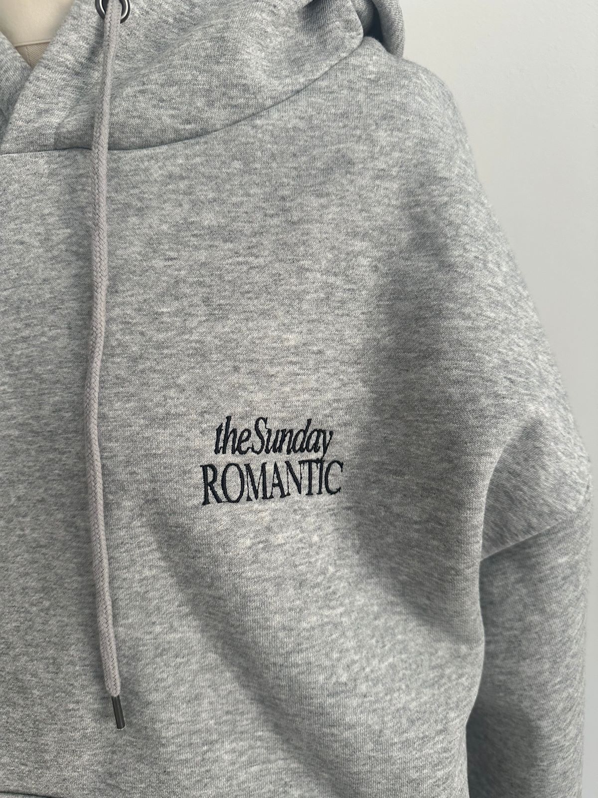 LOGO CROPPED HOODIEUNISEX