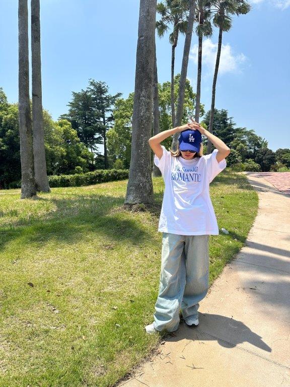 THE SUNDAY ROMANTIC TEE