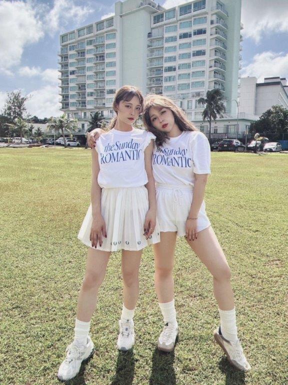 THE SUNDAY ROMANTIC TEE