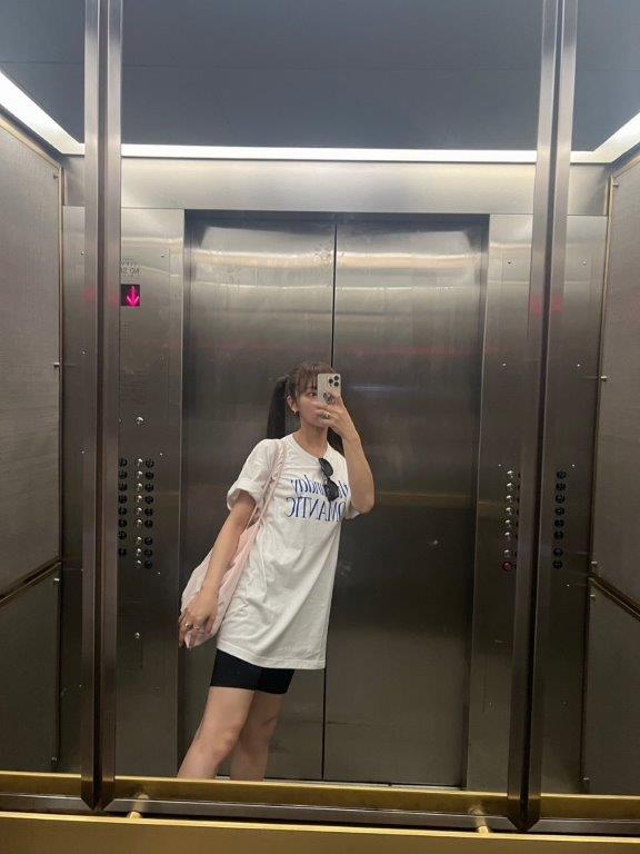 THE SUNDAY ROMANTIC TEE