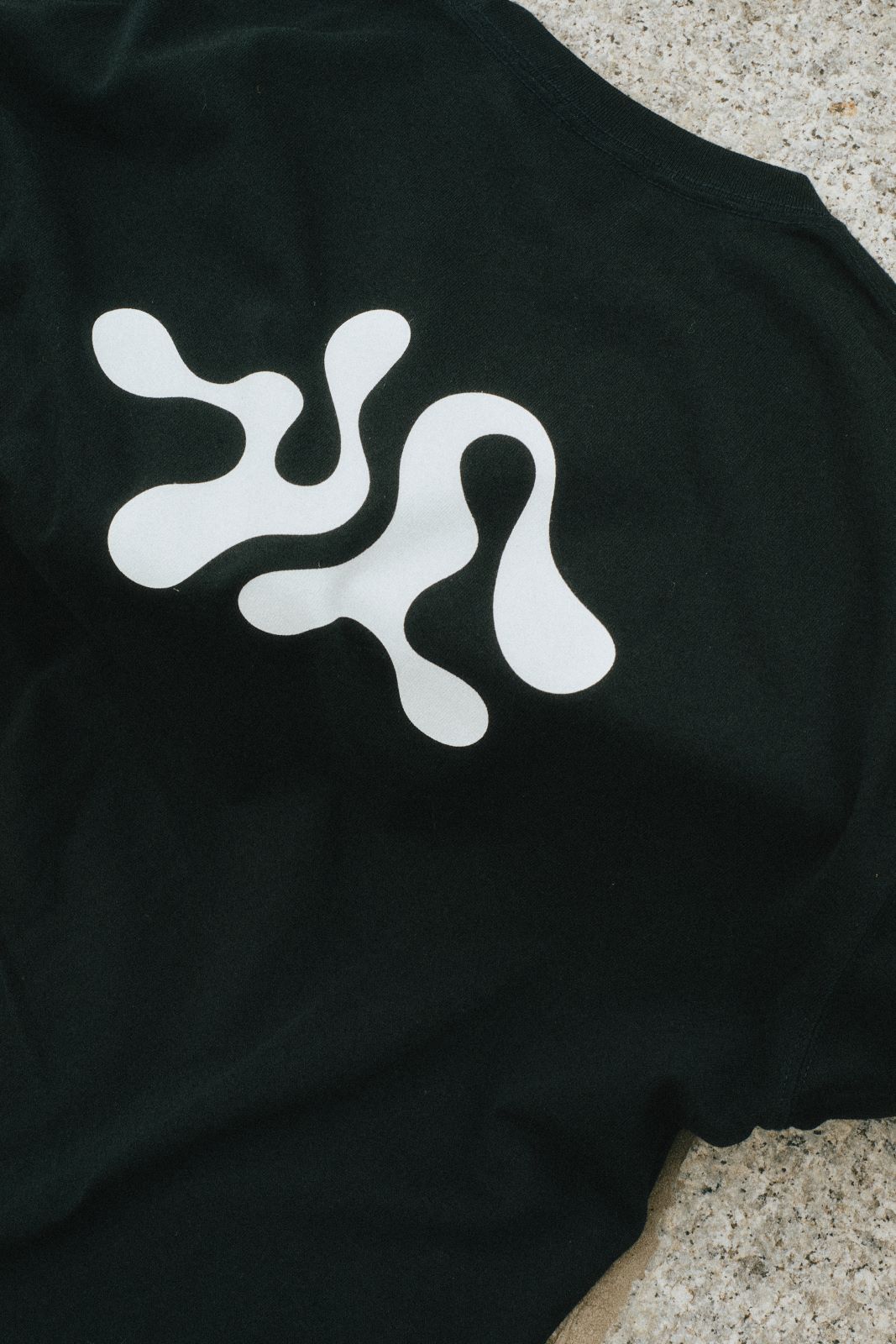 YAWNDAY FACTORY LOGO TEE BLACK