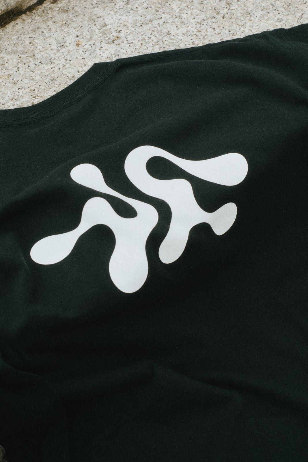 YAWNDAY FACTORY LOGO TEE BLACK