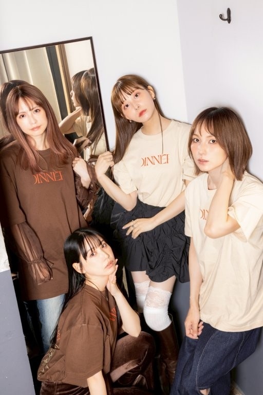 DINNER SHOW T-shirt 2025 BROWN