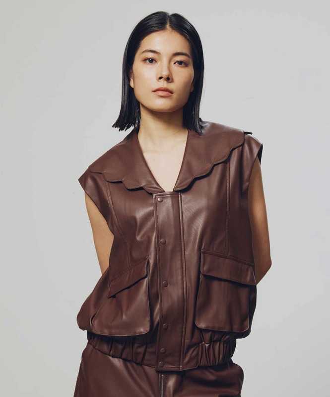 スカラップカラーフェイクレザーベスト