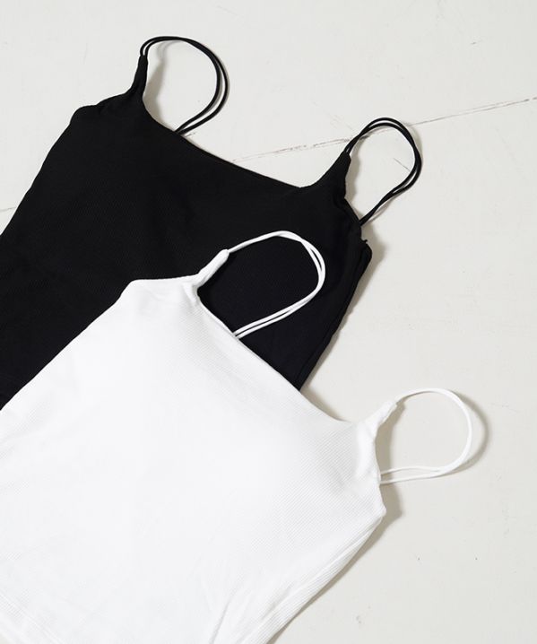 カップ付きキャミ