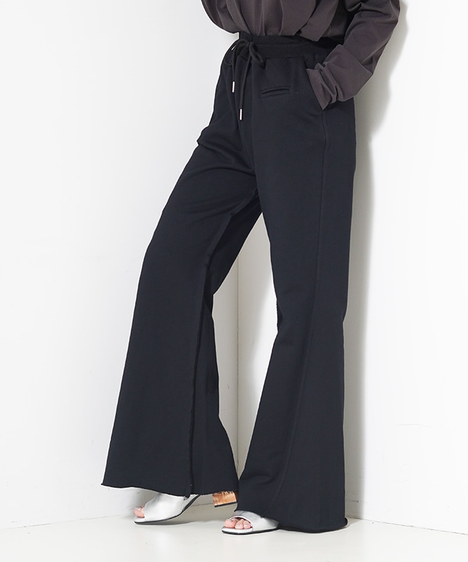 裾カットオフフレアスウェットパンツ