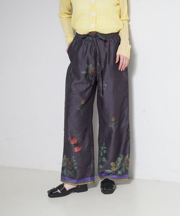 ボタニカルプリントパンツ