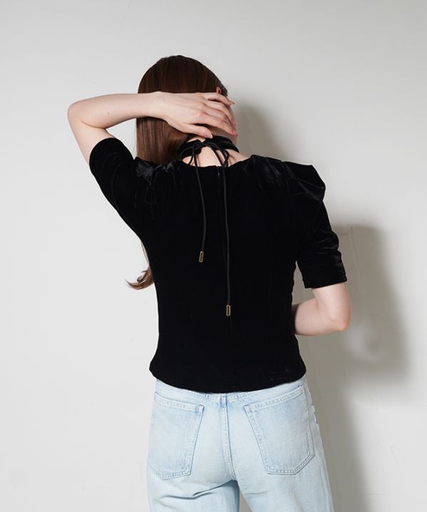 accent choker tops
