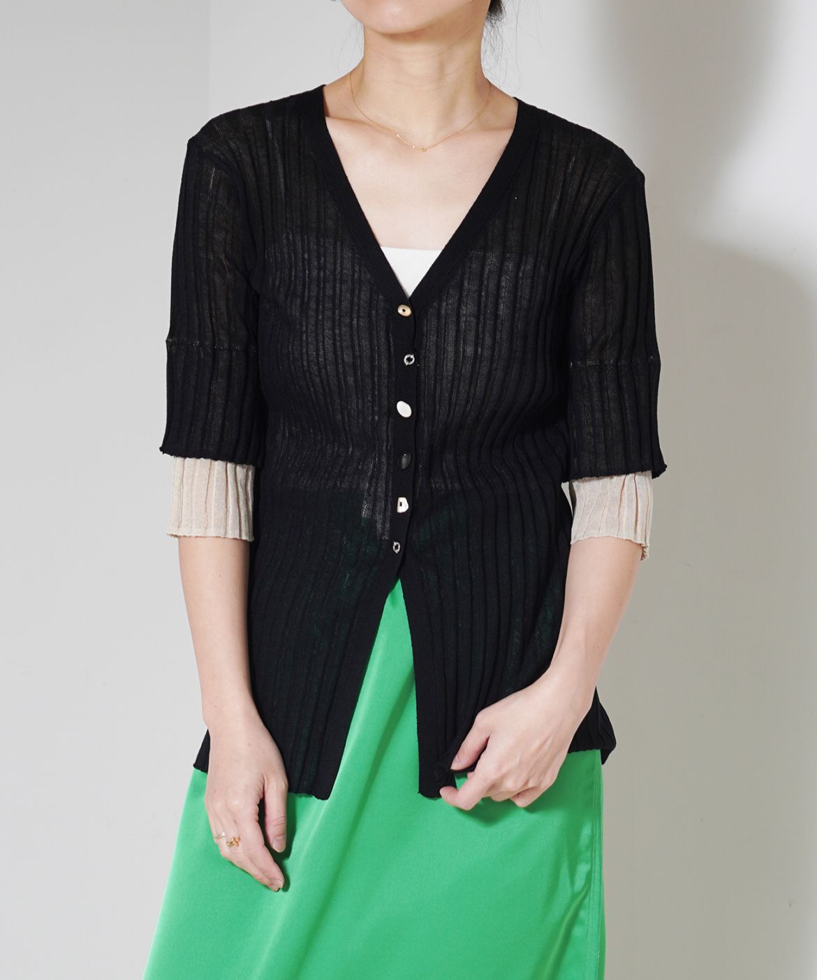 TOPS | ROOM903 online