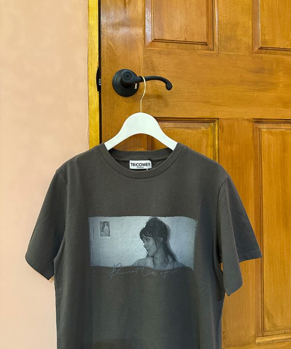 ロゴプリントTシャツ