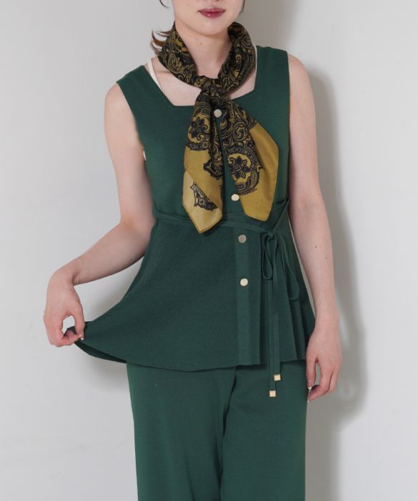TOPS | ROOM903 online