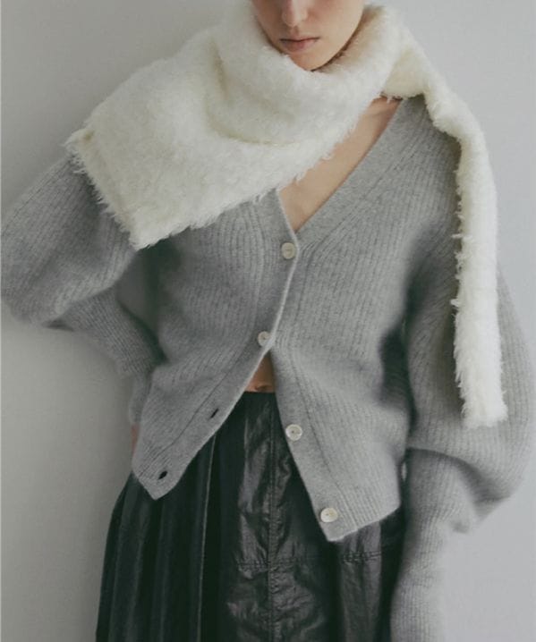 【26WINTER PRE ORDER】ホワイトヤクニットカーディガン