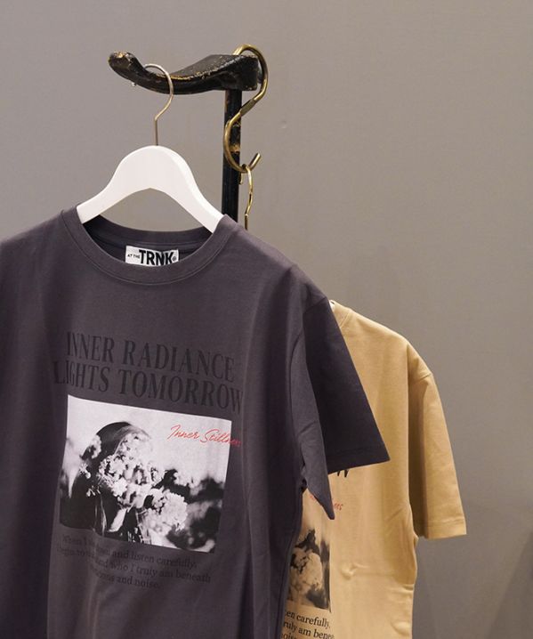 フォトTフラワープリントTシャツ