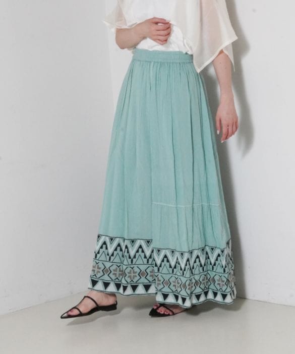 カラー刺繍スカート 