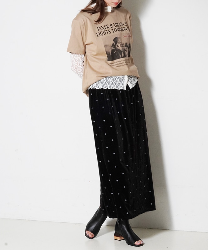 ベロア刺繍スカート