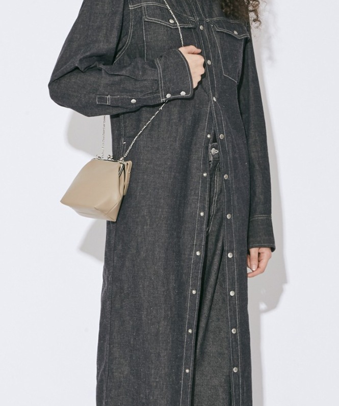 clasp shoulder hand pouch