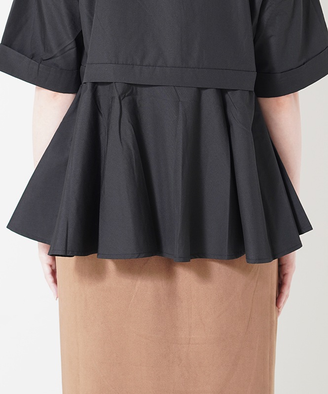 ウェーブフリル半袖ブラウス