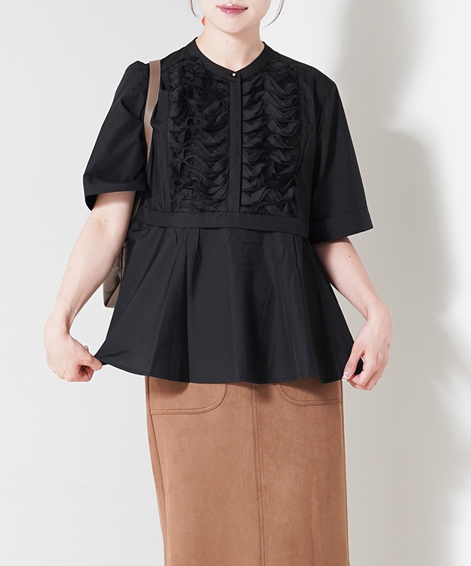 ウェーブフリル半袖ブラウス