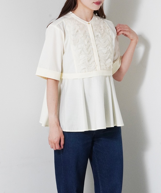 ウェーブフリル半袖ブラウス