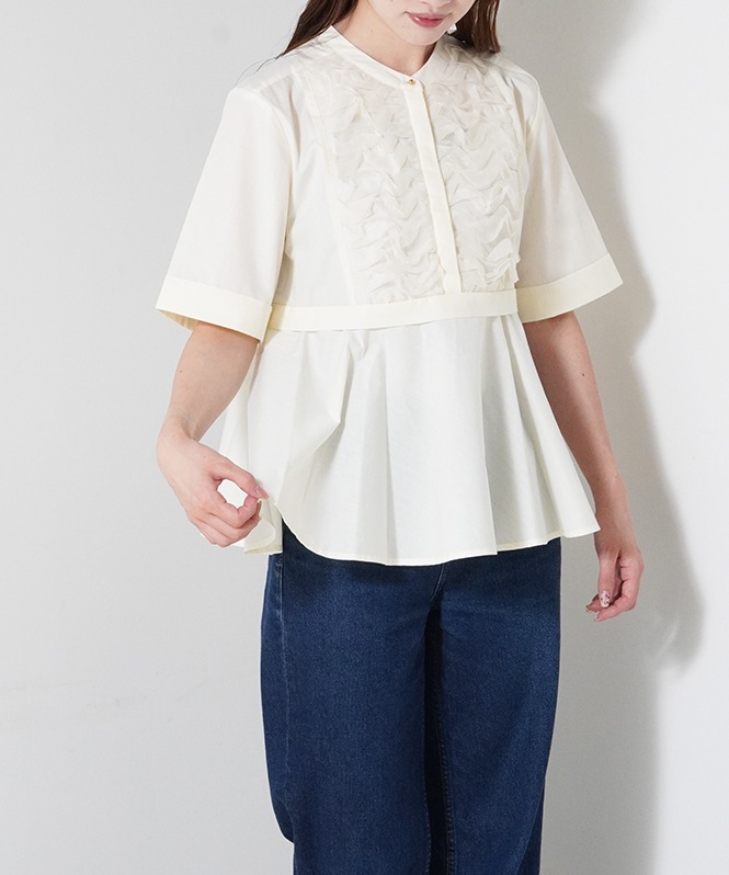 ウェーブフリル半袖ブラウス