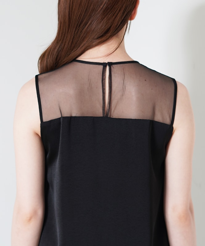 フロントスリットドレス