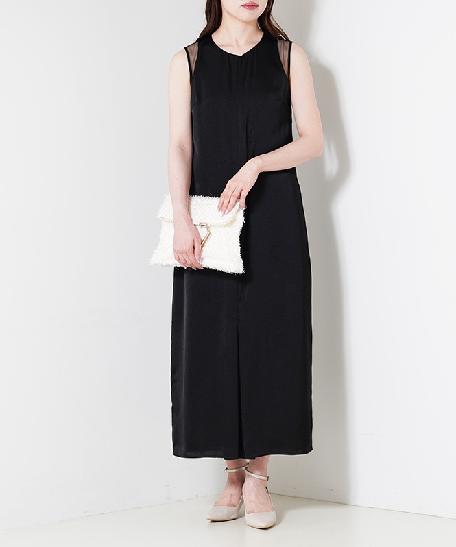 フロントスリットドレス