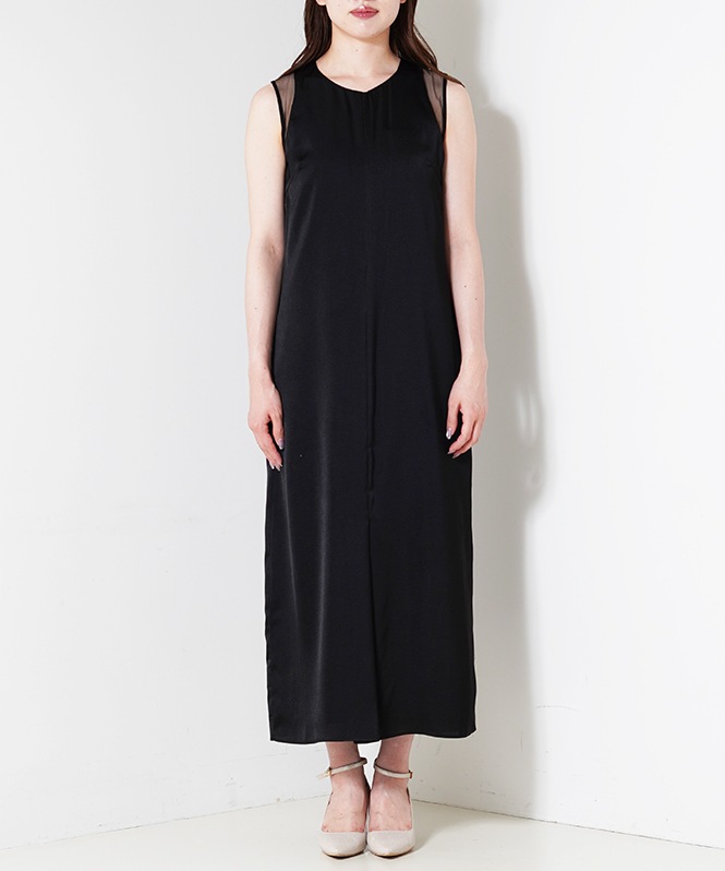 フロントスリットドレス