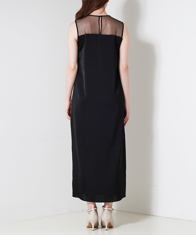 フロントスリットドレス