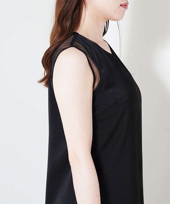 フロントスリットドレス